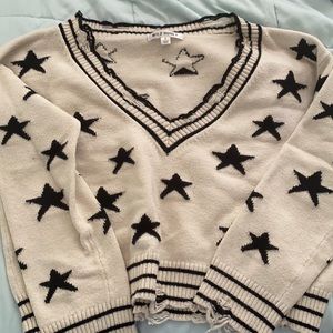 Wild Honey Star print V-neck sweater size small